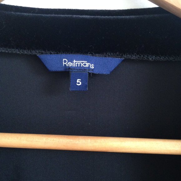 Reitmans - Black Velvet Vest With Fringe - Picture 14 of 14
